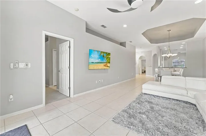 6524 Castlelawn Pl 64, Naples, Florida 34113
