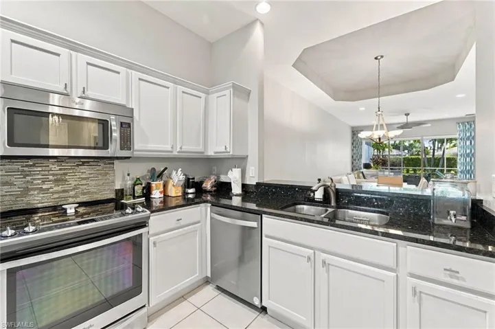 6524 Castlelawn Pl 64, Naples, Florida 34113