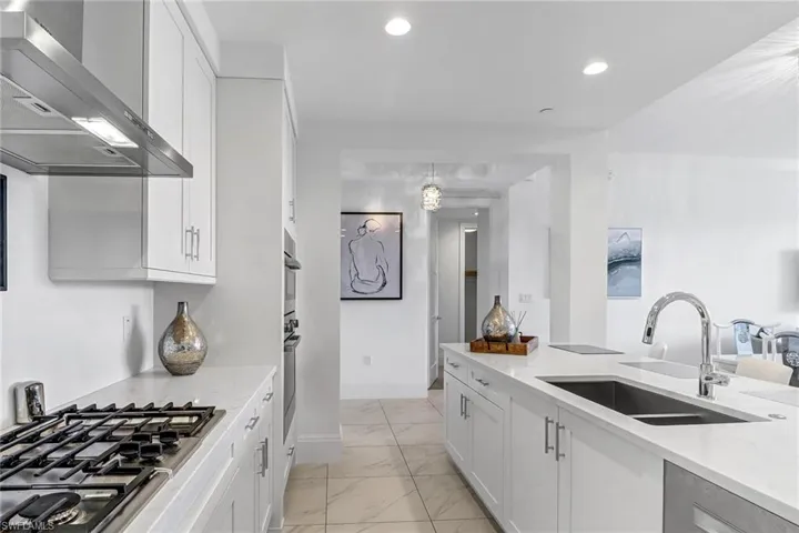 Chef's Kitchen, with gas burners