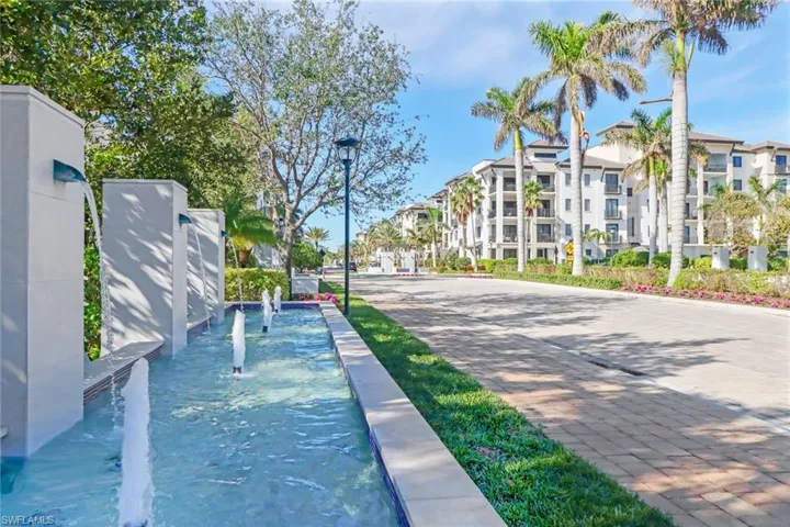 Naples Square