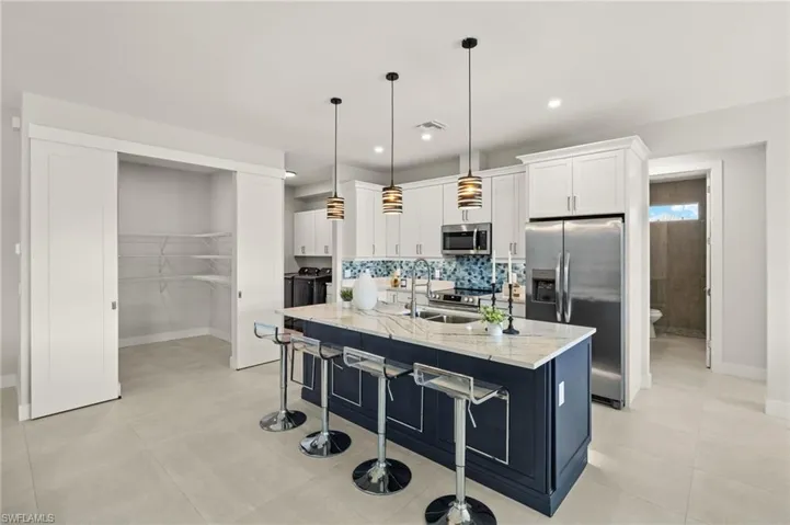 707 Nw 38th Ave, Cape Coral, Florida 33993