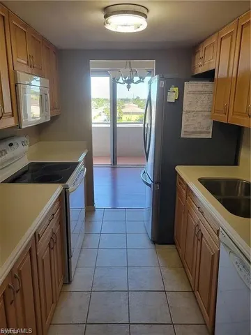 4803 Sunset Ct 402, Cape Coral, Florida 33904