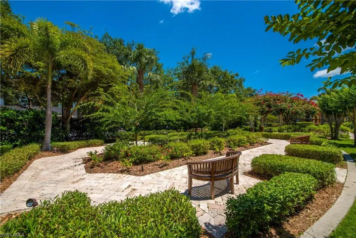 8960 Colonnades Ct E 932, Bonita Springs, Florida 34135