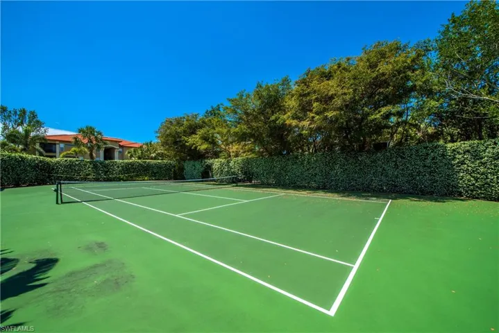 8960 Colonnades Ct E 932, Bonita Springs, Florida 34135
