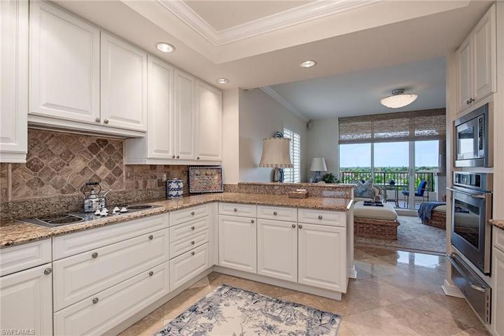 8960  Bay Colony  DR, Naples, FL 34108