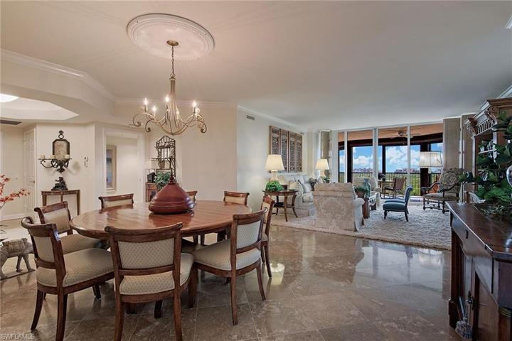 8960  Bay Colony  DR, Naples, FL 34108
