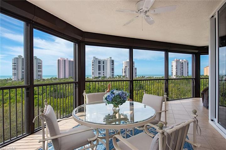 8960  Bay Colony  DR, Naples, FL 34108