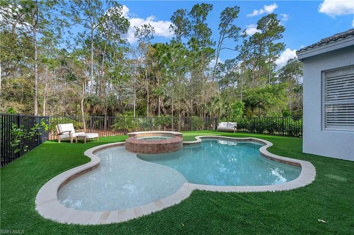 2366 Butterfly Palm DR, NAPLES FL 34119