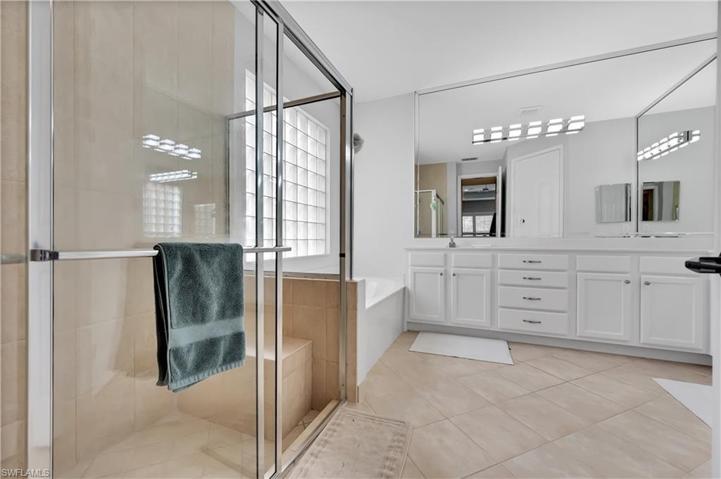 2366 Butterfly Palm DR, NAPLES FL 34119