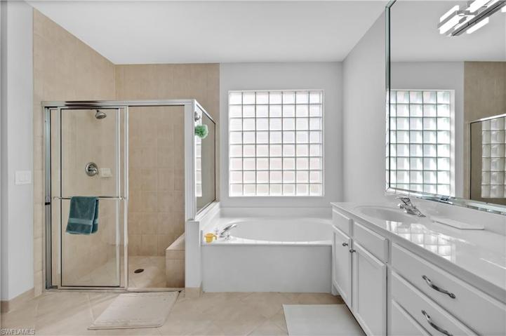 2366 Butterfly Palm DR, NAPLES FL 34119