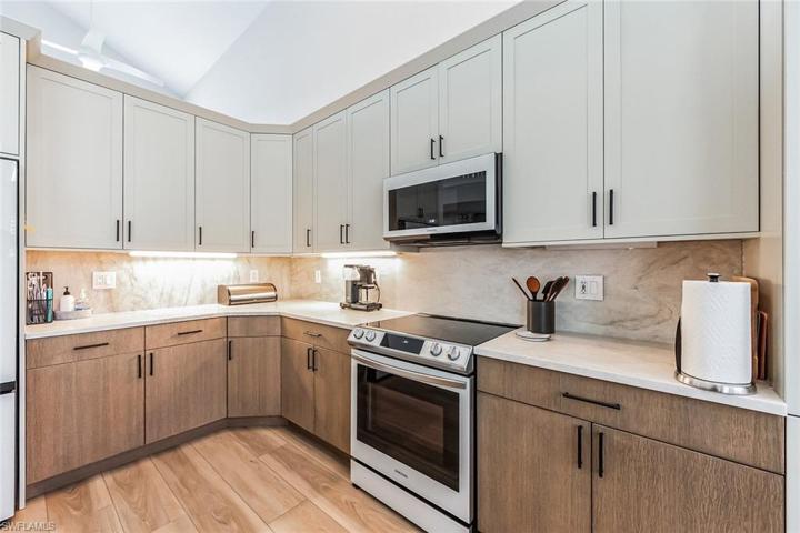 2366 Butterfly Palm DR, NAPLES FL 34119