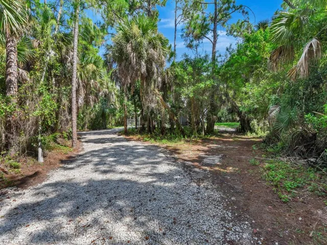 1215  Jung E BLVD, Naples, FL 34120