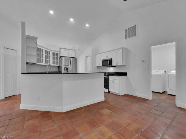 1215  Jung E BLVD, Naples, FL 34120
