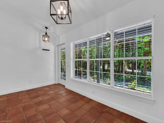1215  Jung E BLVD, Naples, FL 34120