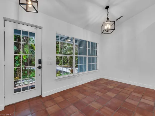 1215  Jung E BLVD, Naples, FL 34120