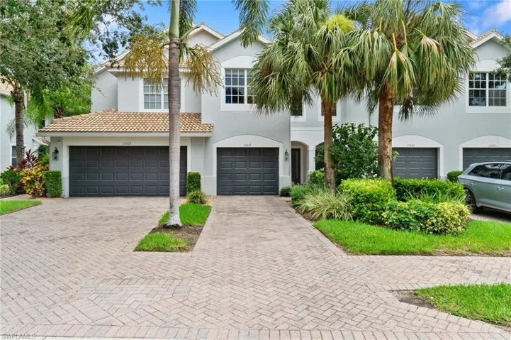 Front of home with one car garage
