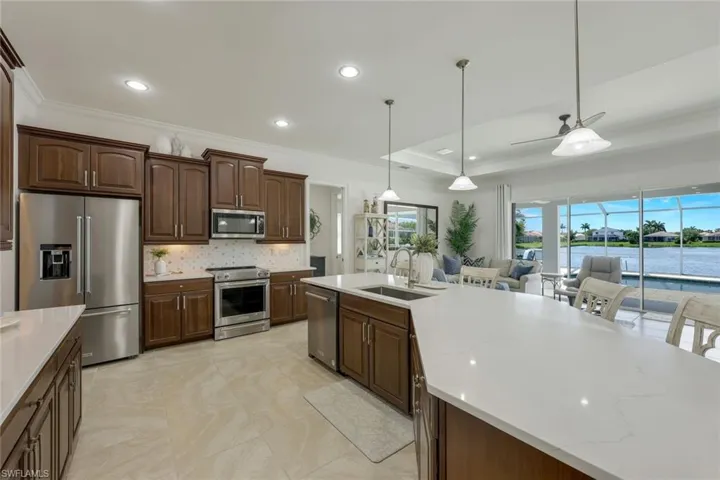 2526  Ashbury  CIR, Cape Coral, FL 33991
