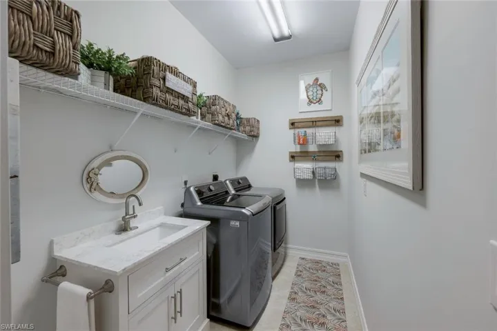 2526  Ashbury  CIR, Cape Coral, FL 33991