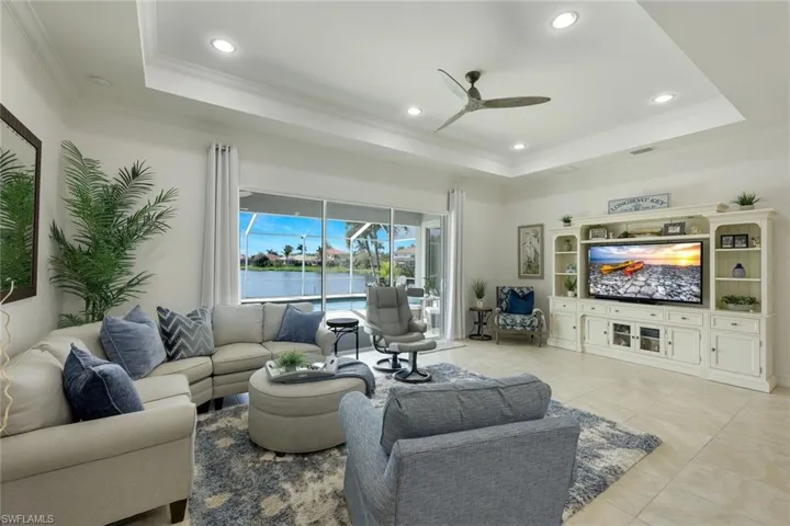 2526  Ashbury  CIR, Cape Coral, FL 33991