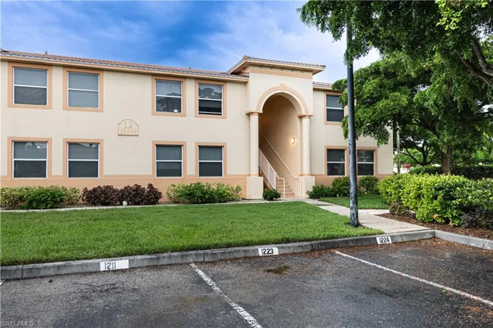 15449 Bellamar Cir 1225, Fort Myers, Florida 33908