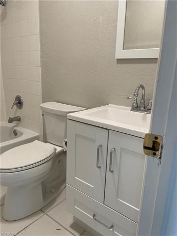 4607  Bayshore  DR, Naples, FL 34112