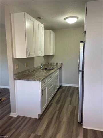4607  Bayshore  DR, Naples, FL 34112