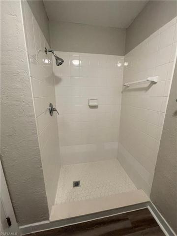 4607  Bayshore  DR, Naples, FL 34112