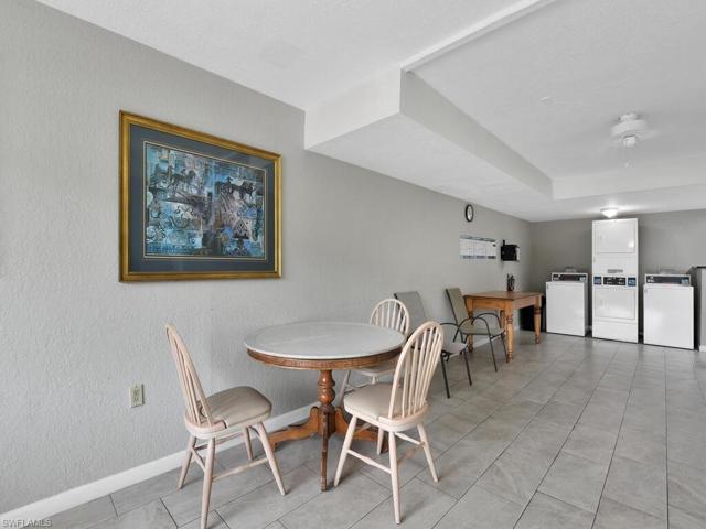 4607  Bayshore  DR, Naples, FL 34112
