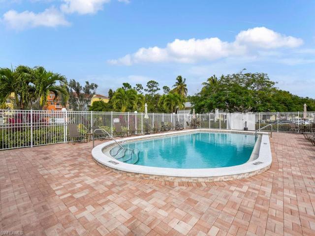 4607  Bayshore  DR, Naples, FL 34112