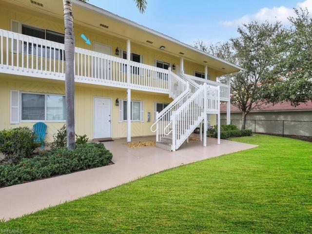 4607  Bayshore  DR, Naples, FL 34112