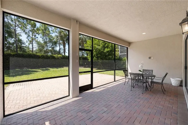 13736 Luna Dr, Naples, Florida 34109