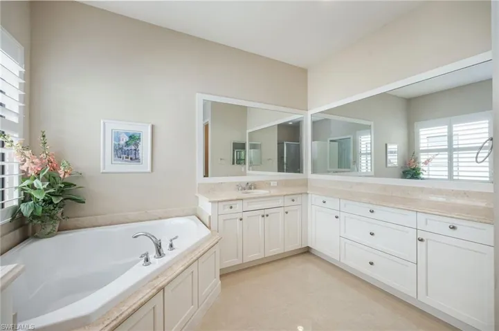 13736 Luna Dr, Naples, Florida 34109