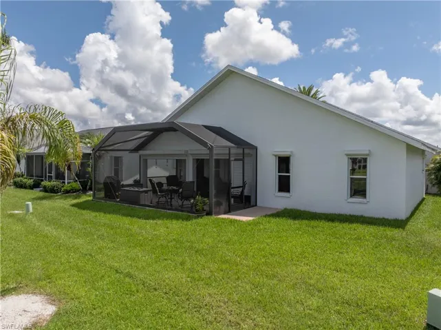 17761 Pineapple Palm Ct, North Fort Myers, Florida 33917