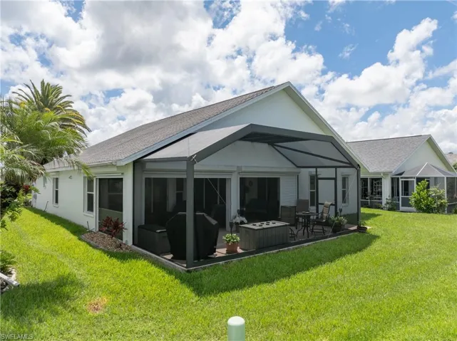 17761 Pineapple Palm Ct, North Fort Myers, Florida 33917