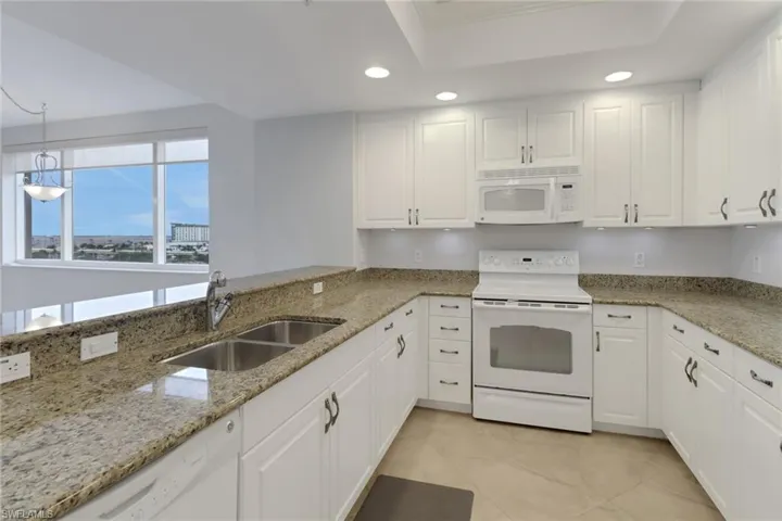 2090 W 1st St # J910, Fort Myers Fl 33901