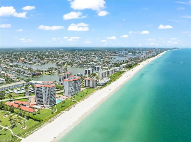 10691 Gulf Shore Dr 1102, Naples, Florida 34108