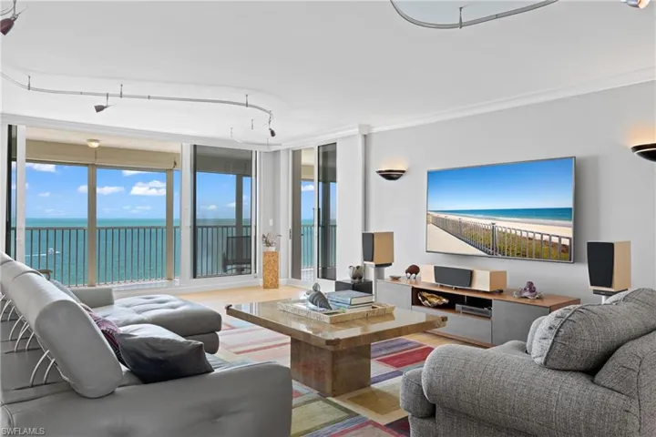 10691 Gulf Shore Dr 1102, Naples, Florida 34108