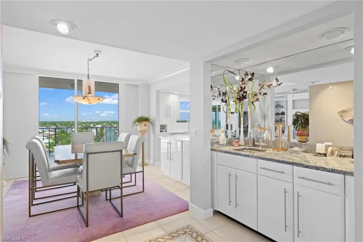 10691 Gulf Shore Dr 1102, Naples, Florida 34108