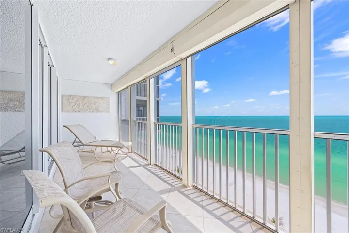 10691 Gulf Shore Dr 1102, Naples, Florida 34108