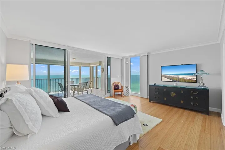 10691 Gulf Shore Dr 1102, Naples, Florida 34108