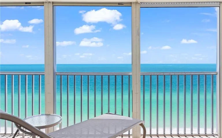 10691 Gulf Shore Dr 1102, Naples, Florida 34108