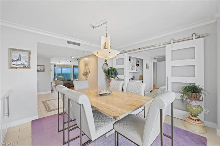 10691 Gulf Shore Dr 1102, Naples, Florida 34108