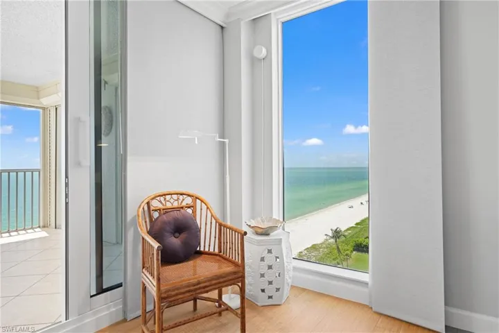 10691 Gulf Shore Dr 1102, Naples, Florida 34108