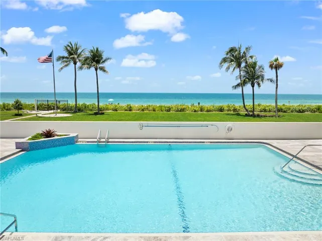 10691 Gulf Shore Dr 1102, Naples, Florida 34108