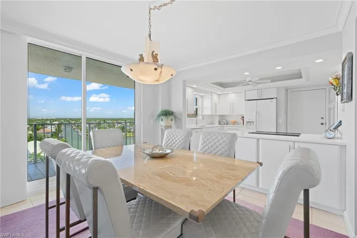 10691 Gulf Shore Dr 1102, Naples, Florida 34108