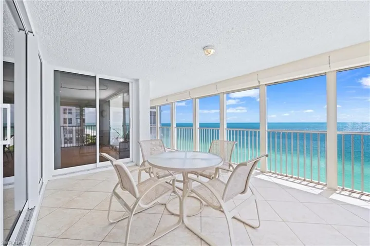 10691 Gulf Shore Dr 1102, Naples, Florida 34108