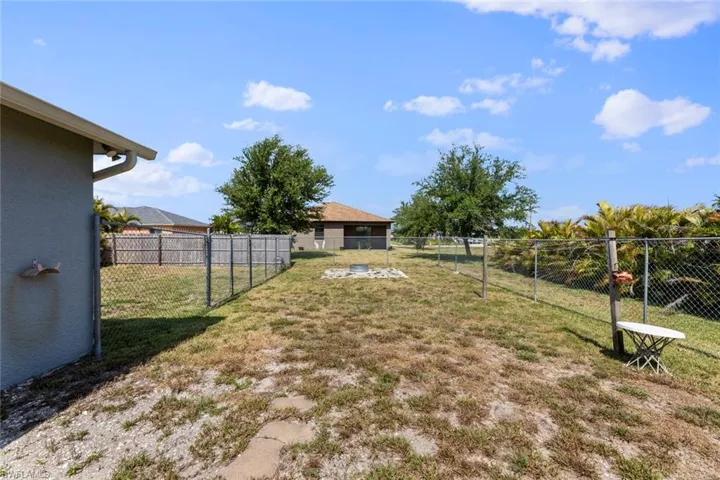 1304 SW 17th  PL, Cape Coral, FL 33991