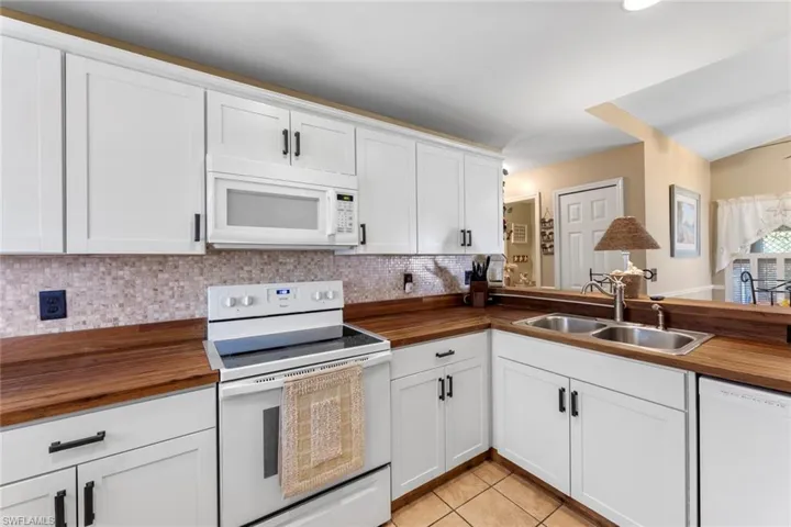 1304 SW 17th  PL, Cape Coral, FL 33991