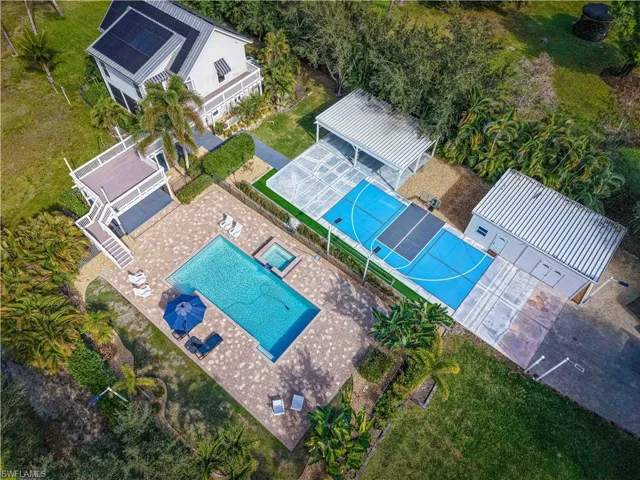 6941  Hunters  RD, Naples, FL 34109