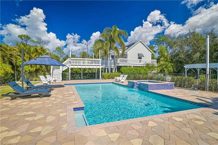 6941  Hunters  RD, Naples, FL 34109